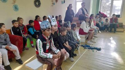 Посещение на учениците от III клас в детската градина 2