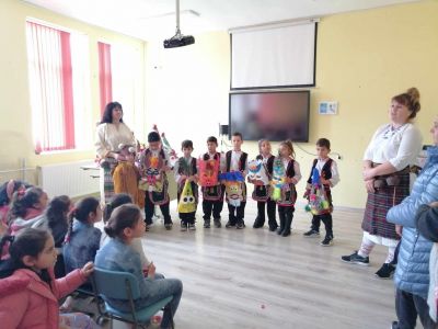 Посещение от ДГ "Минзухар" село Крушаре 4