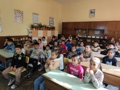 Среща с преставители от Младежки дом 4
